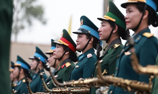 Nghị định 67/2025/NĐ-CP quy định duy nhất 1 đối tượng sĩ quan được nhận tiền theo Nghị định 178 khi nghỉ hưu trước hạn tuổi...Ảnh minh họa: Trần Vương.