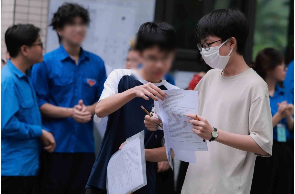 Students taking the 10th grade high school exam in Hanoi. Photo: Hai Nguyen