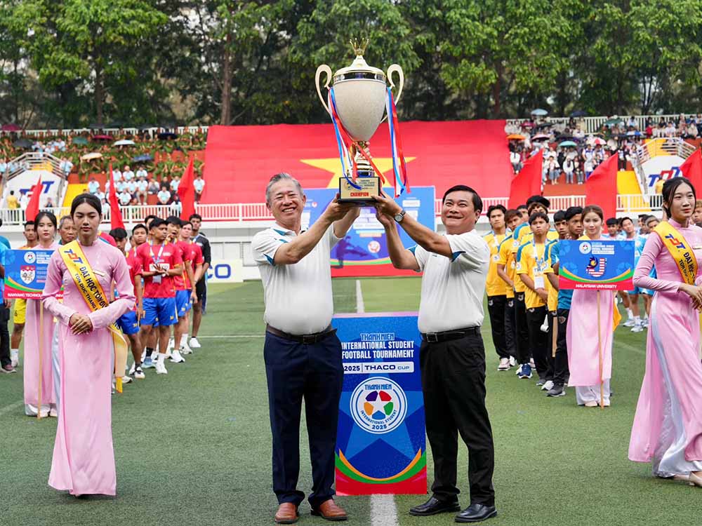 The International Youth Football Tournament kicked off in Ho Chi Minh City. Photo: Doc Lap
