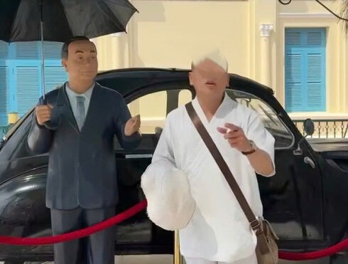 The young man filmed a clip and posted it online, criticizing the Bac Lieu Prince's House for not having anything to watch, watching animals is better. Photo: Cut from clip