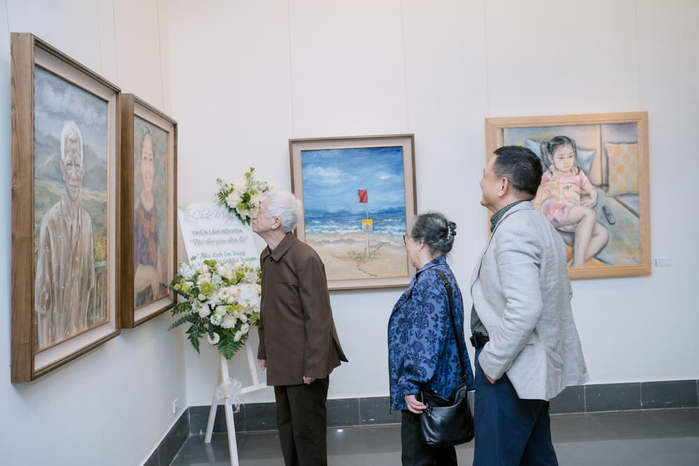 Opening of the exhibition "Where Time Steads" by artist Dang Thanh Huyen. Photo: Interviewee