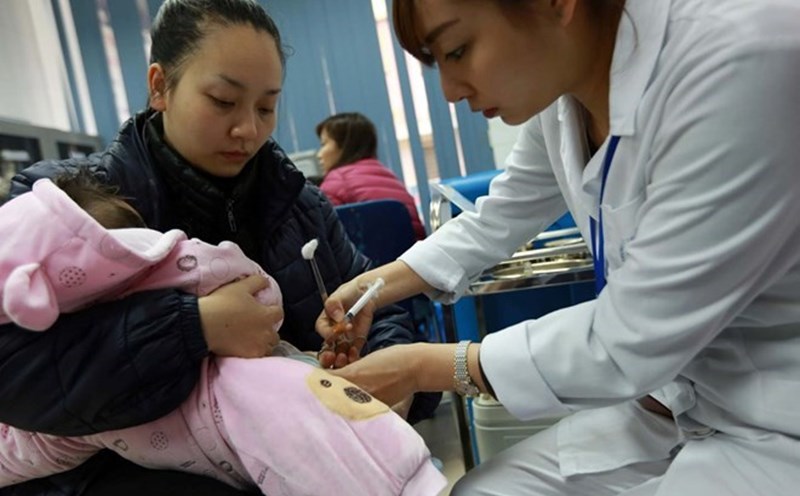 Speed up measles vaccination. Illustrative photo: Hai Nguyen