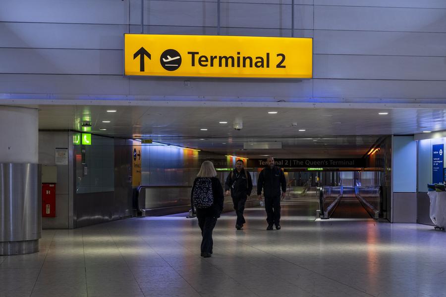 World aviation could lose $20 million a day as UK Heathrow closes. Photo: Xinhua
