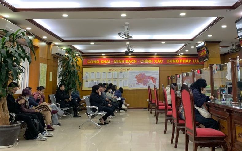 Thanh Xuan District People's Committee has just issued a Decision to cancel the results of the recruitment of civil servants to work at public educational institutions under Thanh Xuan District People's Committee in 2024 for 2 candidates. Photo: Thanh Binh