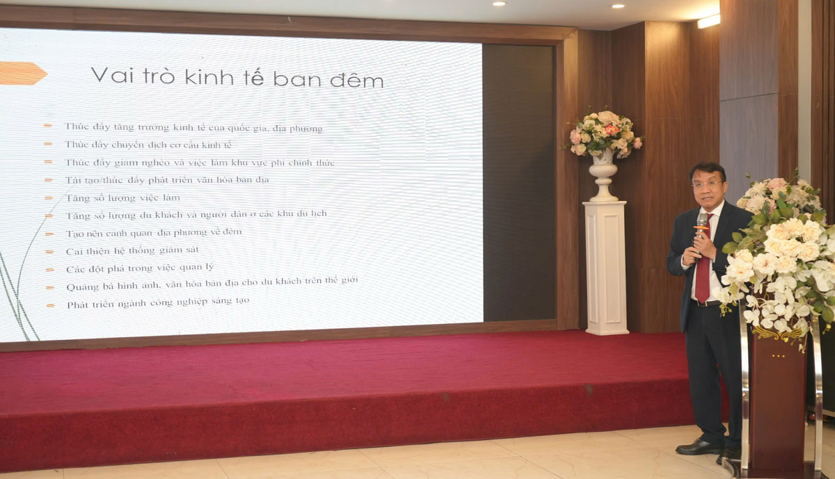 Cac chuyen gia chia se kinh nghiem tai hoi thao.