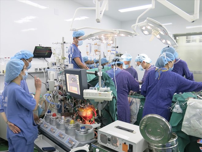 The Ministry of Health proposes to regulate the age of tissue and body part donation. In the photo are doctors performing an organ transplant. Photo: BVCC