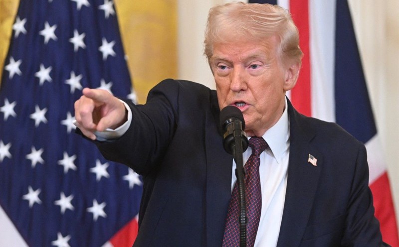 President Donald Trump's US immigration yellow card program is expected to earn $5,000 billion. Photo: AFP