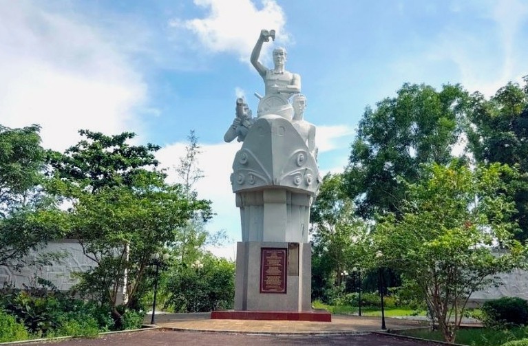 Tuong dai chien thang tai di tich Vam Lung, huyen Ngoc Hien, Ca Mau. Anh: Bao tang Ca Mau