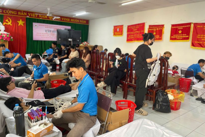 A voluntary blood donation ceremony in Ba Ria - Vung Tau. Photo: Thanh An