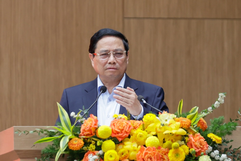 Politburo member and Prime Minister Pham Minh Chinh assigned the Ministry of Home Affairs to arrange to ensure the structure and number of full-time cadres working in ethnic and religious affairs for the Northwest and surrounding areas. Photo: VGP