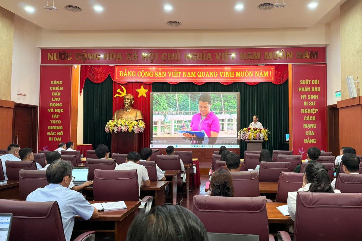 Scene of the training course organized by the Department of Culture, Sports and Tourism. Photo: Thanh An