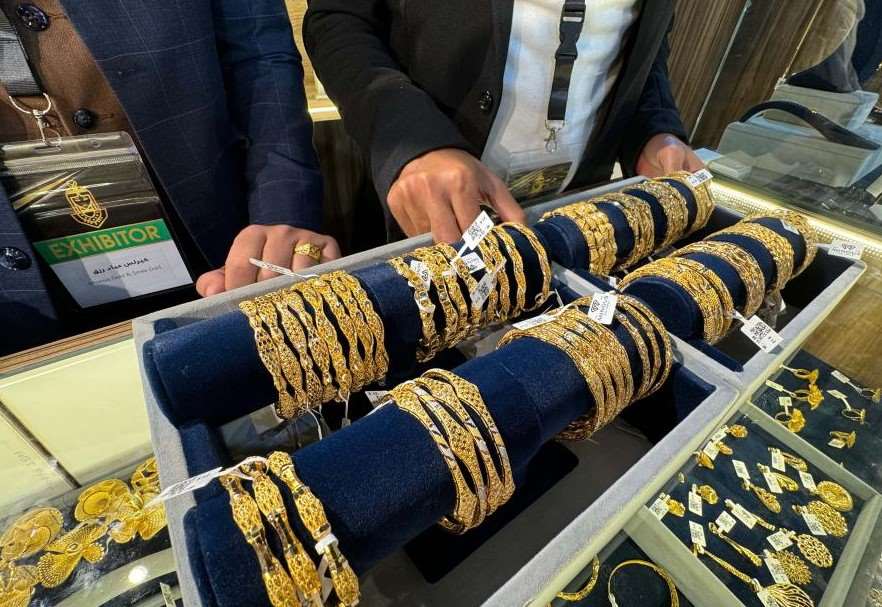 Due to high gold prices, consumers in many Asian countries have increased their gold jewelry sales. Photo: Xinhua