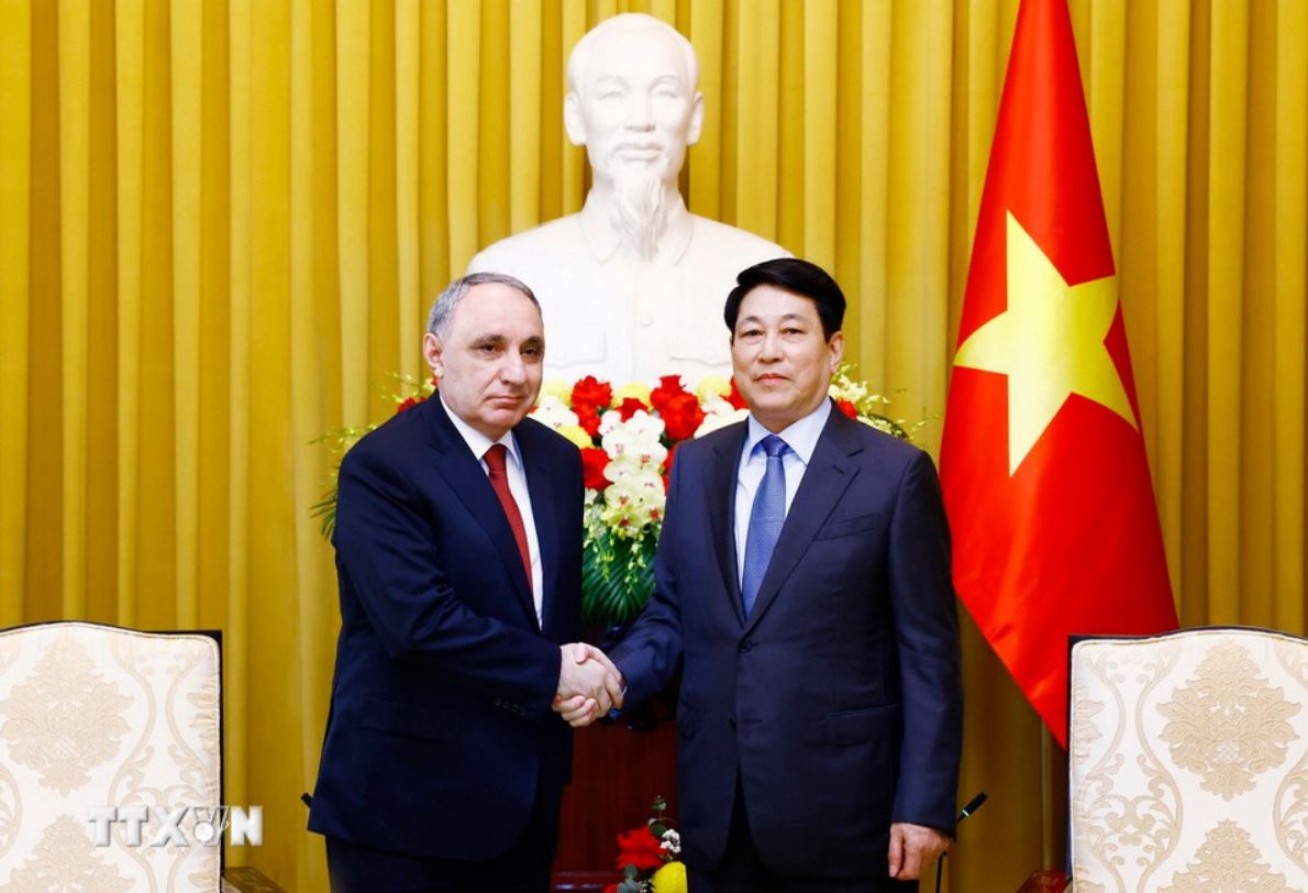 Politburo member and President Luong Cuong received Mr. Kamran Bayram Aliyev, Director of the Supreme People's Procuracy of Azerbaijan. Photo: VNA