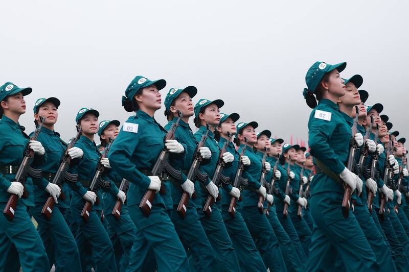 The Ministry of National Defense has just responded to voters' recommendations on increasing the level of benefits, policies, subsidies, and allowances for militia and self-defense forces. Illustrative photo: Hai Nguyen