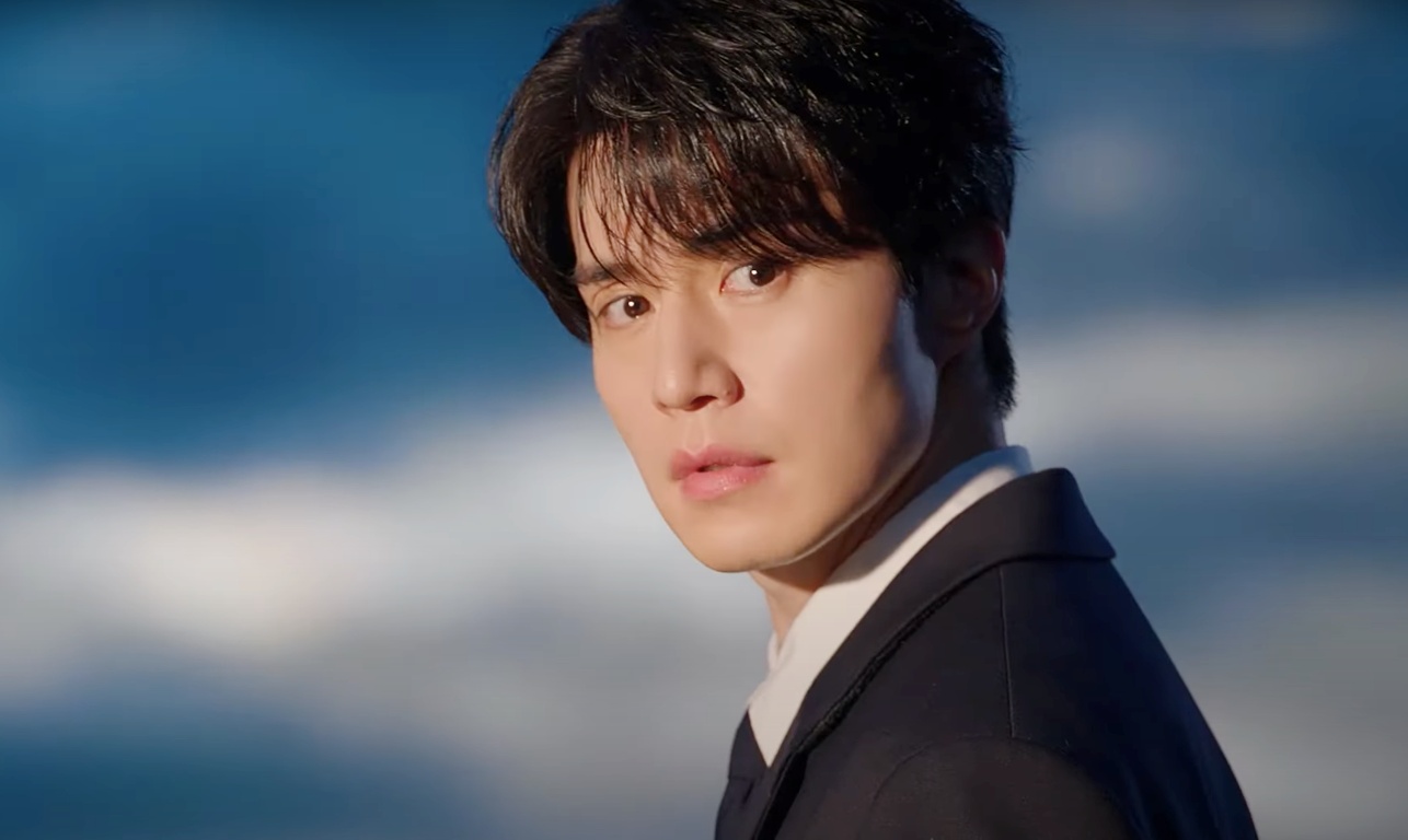 Actor Lee Dong Wook. Photo: Cut from the trailer for "The Divorce Insurance".