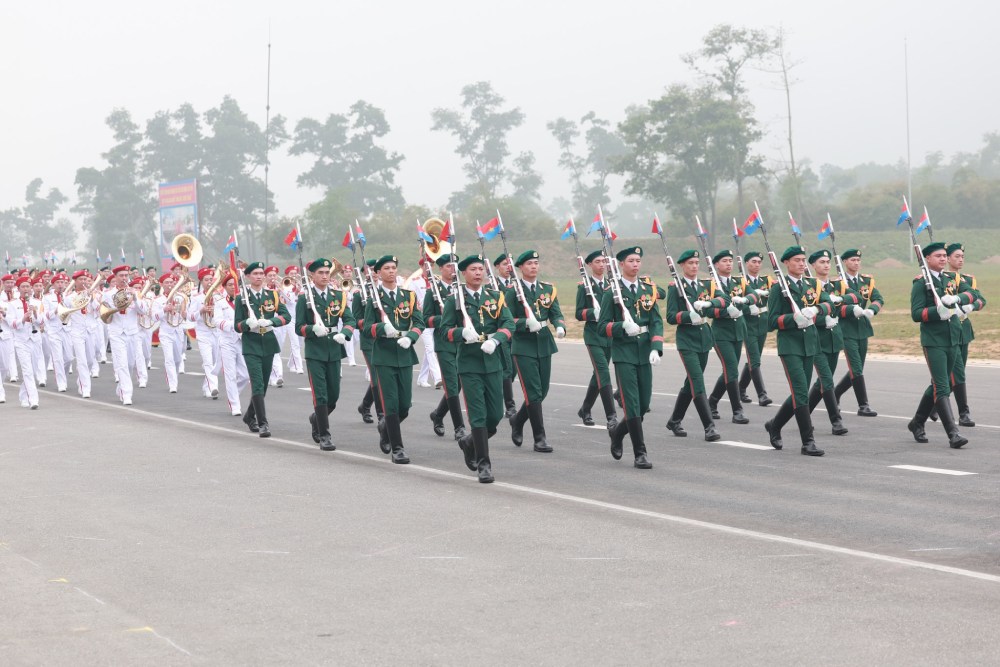 การจัดแสดงปริศนาศิลปะที่ศูนย์ฝึกทหารแห่งชาติ 4. ภาพโดย: Hai Nguyen