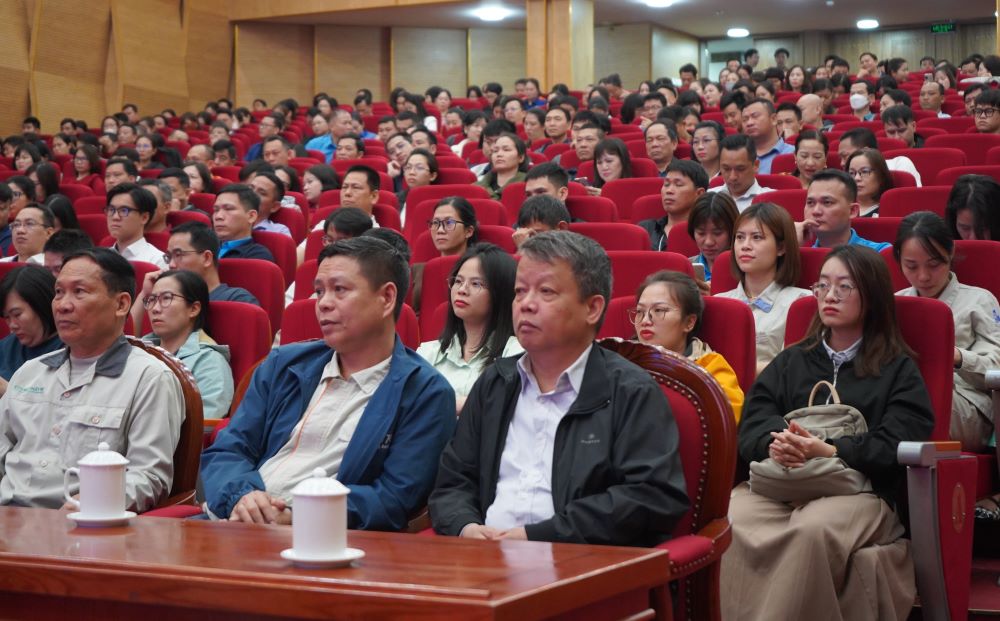 Hai Phong City Trade Union officials attended the training. Photo: Mai Dung