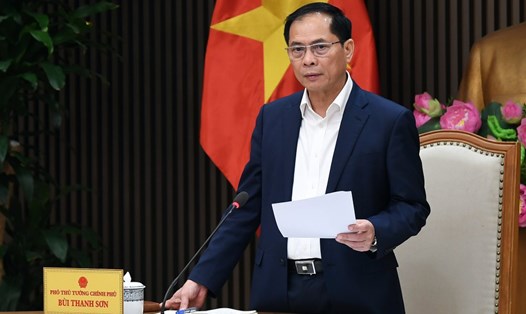 Ủy viên Trung ương Đảng, Phó Thủ tướng Chính phủ Bùi Thanh Sơn yêu cầu làm rõ nguyên nhân chậm giải ngân đầu tư công, lý do vì sao có nguồn lực không triển khai được, có tiền mà không tiêu được. Ảnh: VGP