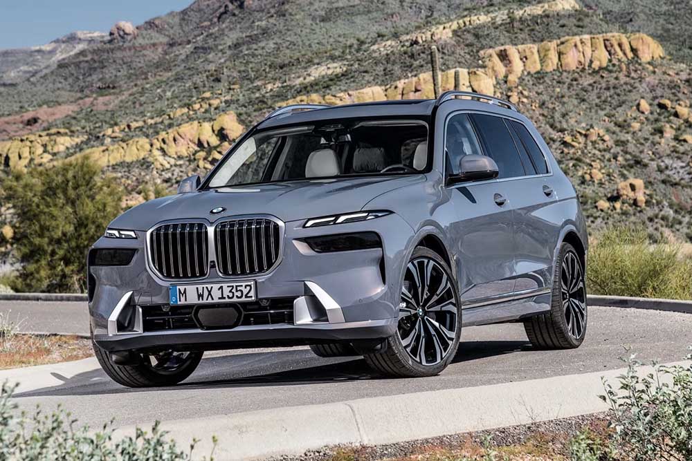 The BMW X7 Mild Hybrid 2025 is a spacious car suitable for families. Photo: BMW