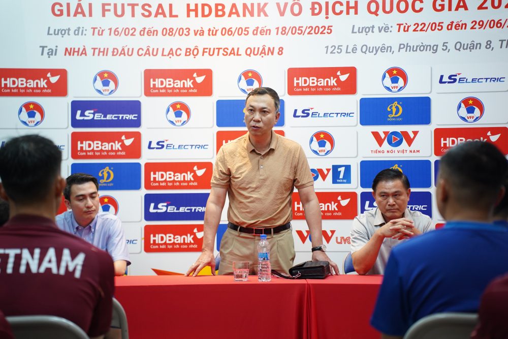 VFF President Tran Quoc Tuan spoke at the meeting. Photo: VFF