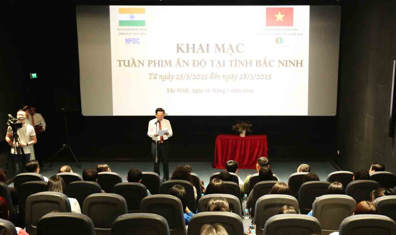 Overview of the opening ceremony of Indian Film Week in Bac Ninh. Photo: Van Truong