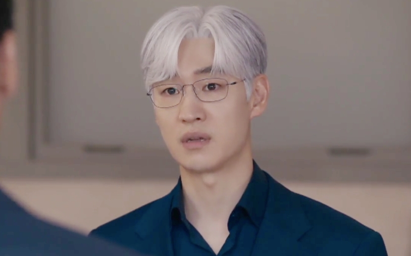 Actor Lee Je Hoon. Photo cut from episode 6 of the movie "The Master of negotiations".