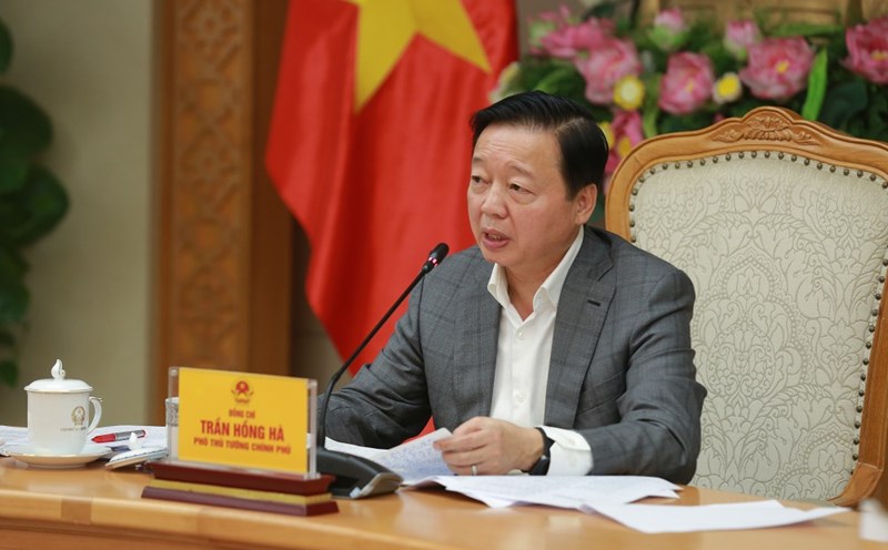 Member of the Party Central Committee, Deputy Prime Minister Tran Hong Ha chaired the meeting. Photo: VGP
