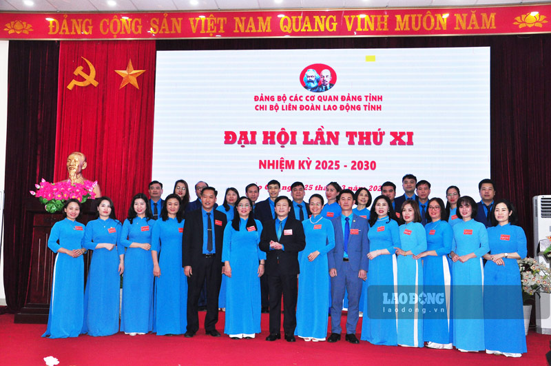 The Congress of the Lao Cai Provincial Labor Federation Party Cell was a great success. Photo: Dinh Dai