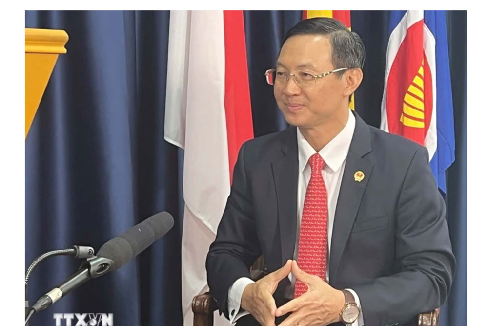Vietnamese Ambassador to Singapore Tran Phuoc Anh. Photo: VNA