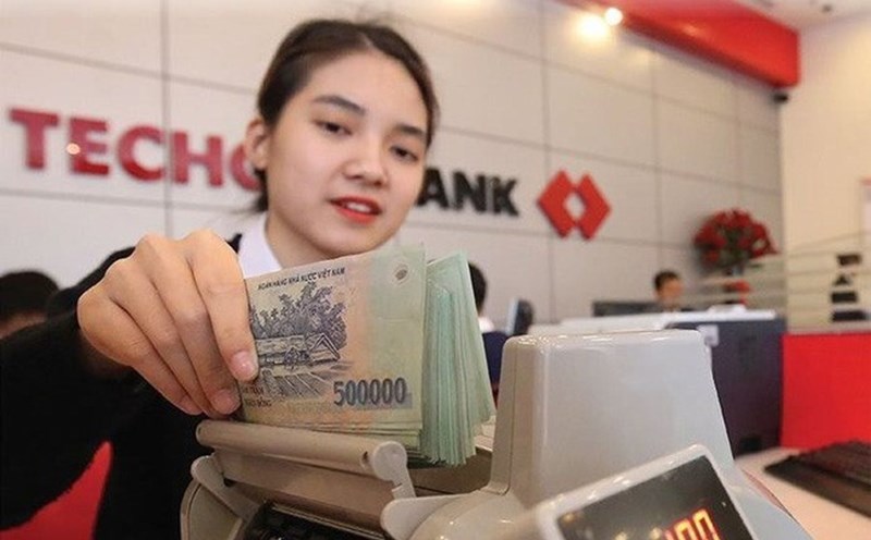 Techcombank reduces interest rates by 0.1 - 0.2 percentage points for many product lines, both general and priority customers. Photo: Hai Nguyen.
