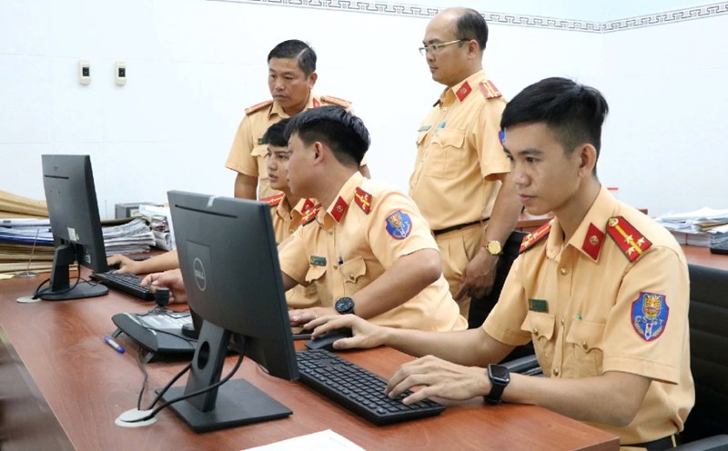 Traffic safety surveillance cameras help authorities detect and handle violations effectively. Photo: Tien Dung