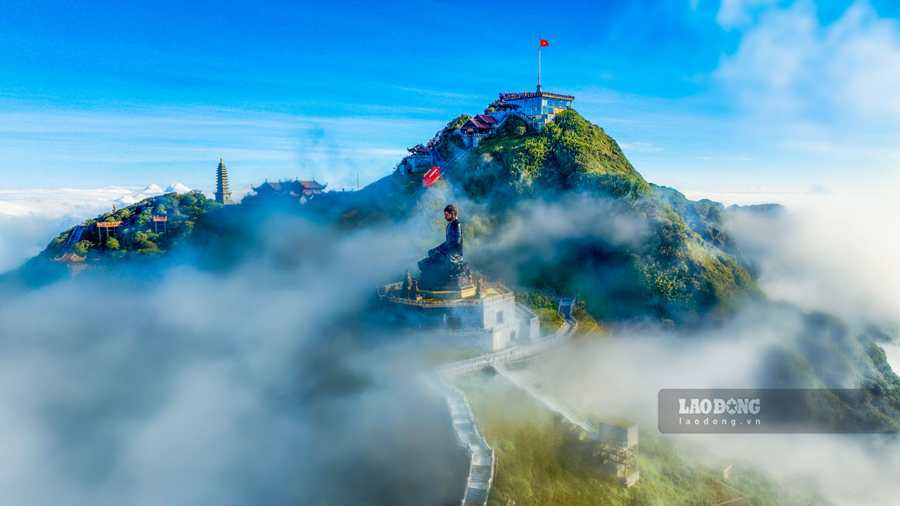 Sun World Fansipan Legend tourist area in Sa Pa is visited by many domestic and international tourists. Photo: Tuan Nguyen