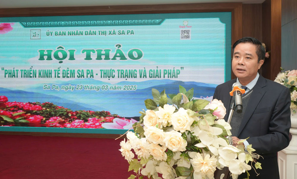 Bi thu Thi uy Sa Pa Phan Dang Toan phat bieu tai hoi thao phat trien kinh te dem Sa Pa. Anh: Tuan Nguyen