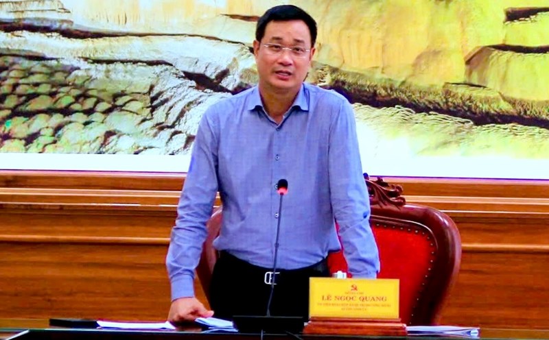 Quang Binh Provincial Party Secretary Le Ngoc Quang chaired a meeting on the rearrangement of commune-level administrative units in the province. Photo: Nhat Linh