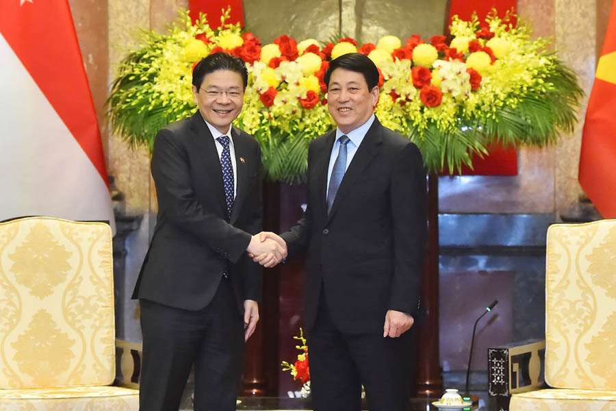 Politburo member and President Luong Cuong met with Singaporean Prime Minister Lawrence Wong. Photo: Hai Nguyen