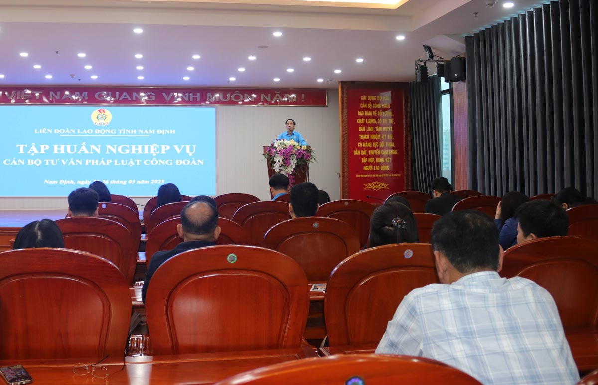 Training conference for legal advice and support staff of Nam Dinh Trade Union. Photo: Nam Dinh Labor Federation