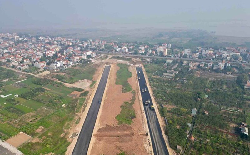 Hanoi tightens land management and public investment. Photo: Huu Chanh