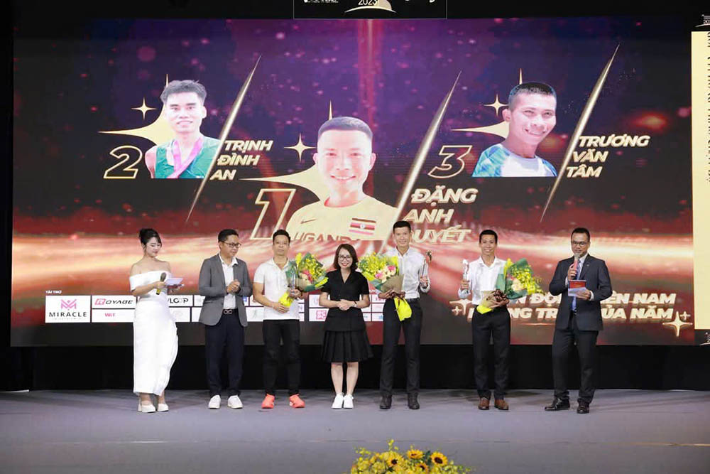 The Viet Nam Running Awards honor outstanding individuals and groups in the running movement. Photo: Anh Han