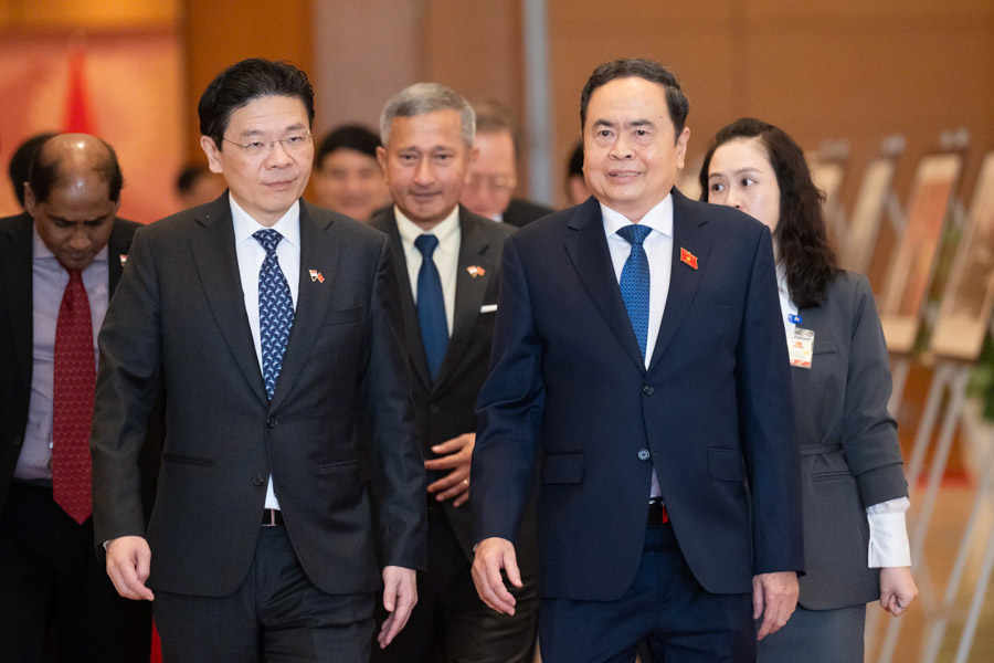 Politburo member and National Assembly Chairman Tran Thanh Man and Singaporean Prime Minister Lawrence Wong. Photo: Hai Nguyen
