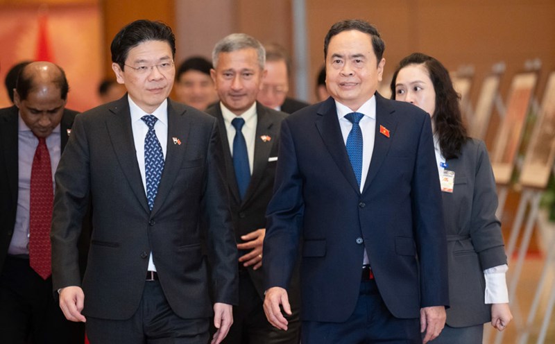 Politburo member and National Assembly Chairman Tran Thanh Man and Singaporean Prime Minister Lawrence Wong. Photo: Hai Nguyen