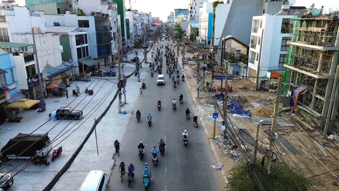 Clearing the land of Cach Mang Thang Tam Street for Metro Line 2. Photo: Anh Tu