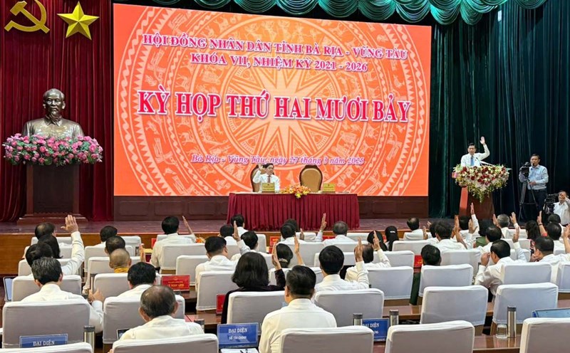Delegates voted to approve many important contents, including support for social housing projects in Ba Ria - Vung Tau. Photo: Thanh An