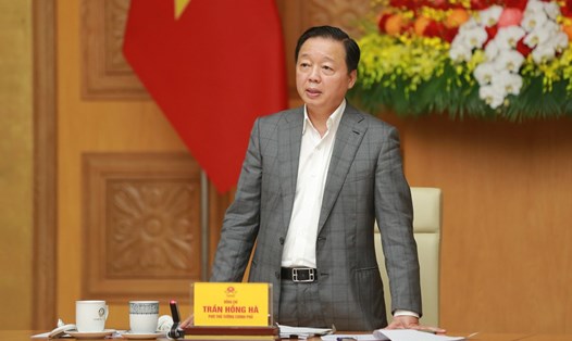 Ủy viên Trung ương Đảng, Phó Thủ tướng Chính phủ Trần Hồng Hà yêu cầu đánh giá toàn diện bức tranh về ô nhiễm không khí theo tiêu chuẩn quốc tế trên phạm vi cả nước. Ảnh: VGP