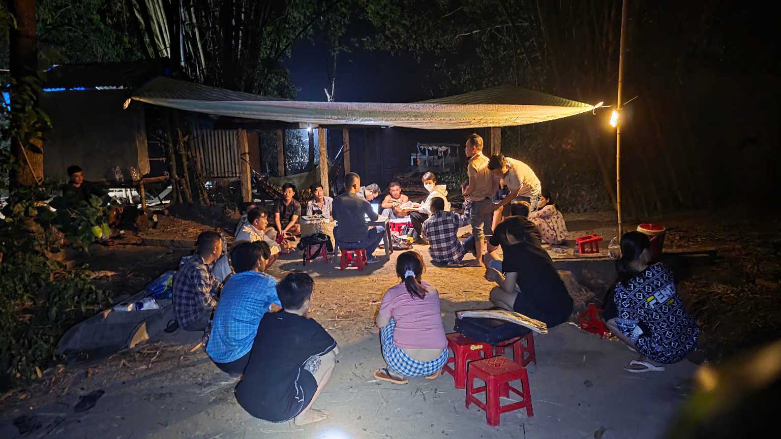 gambling den with 21 participants