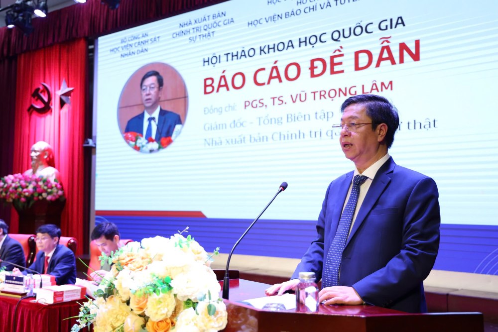 Associate Professor, Dr. Vu Trong Lam - Director, Editor-in-Chief of the National Political Publishing House Truth - stated that the fight against corruption and negativity is an irreversible trend. Photo: Tran Vuong