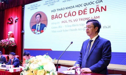 PGS.TS Vũ Trọng Lâm - Giám đốc, Tổng Biên tập Nhà xuất bản Chính trị quốc gia Sự thật - nêu rõ, đấu tranh phòng, chống tham nhũng, tiêu cực là xu thế không thể đảo ngược. Ảnh: Trần Vương