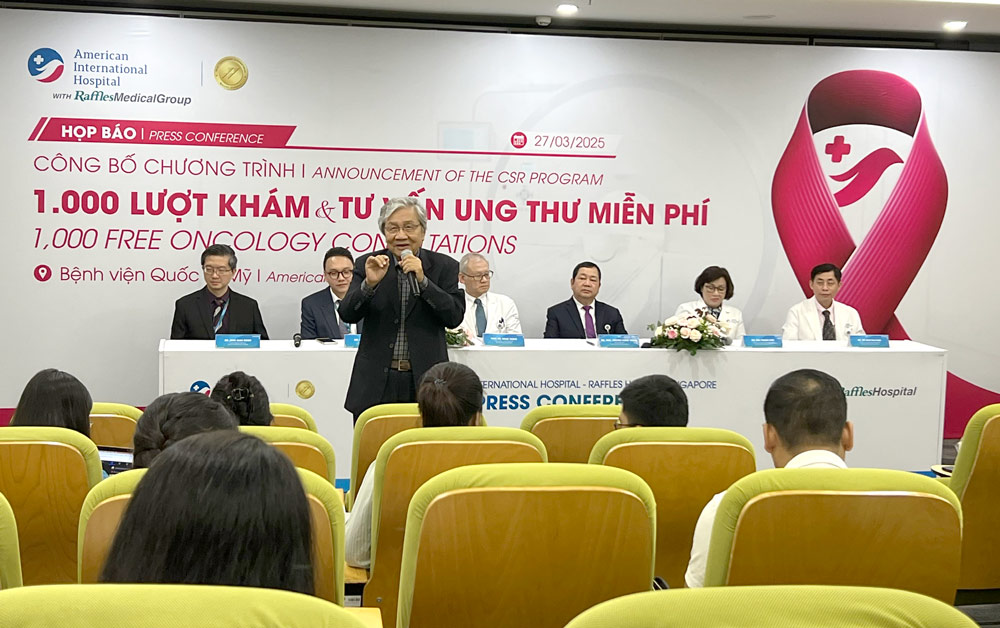 American International Hospital announced a program of 1,000 free cancer consultations with a team of Japanese professors. Photo: Vinh Phu