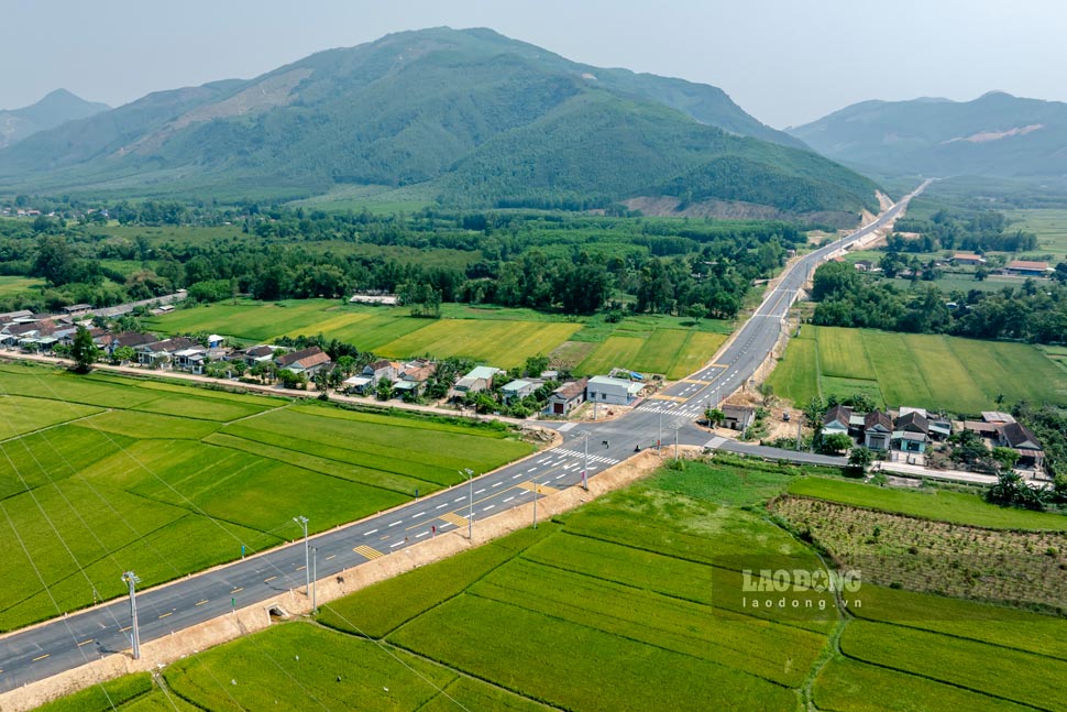 Project to build a road connecting National Highway 19 to Becamex VSIP Binh Dinh Industrial Park connecting to Quy Nhon port. Photo: Dung Nhan
