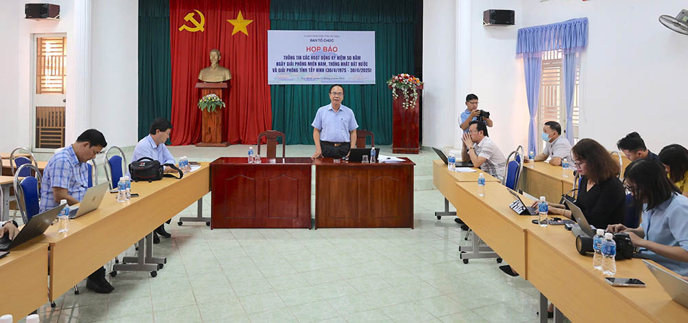Overview of the press conference of the Department of Culture - Sports and Tourism of Tay Ninh province on the afternoon of April 22. Photo: Huyen Mai
