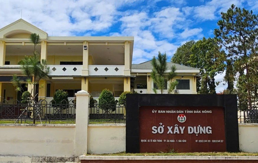 The Dak Nong Provincial People's Committee requested the Department of Construction to organize a review of relevant groups and individuals in the arrangement and selection of department-level leaders. Photo: Thanh Quynh